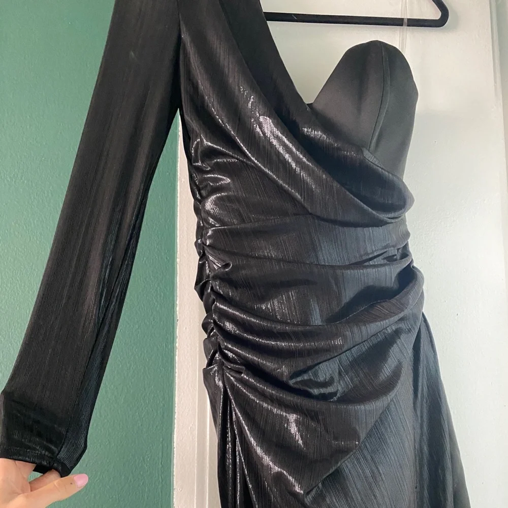 House of CB VONA' BLACK ASYMMETRIC DRAPED GOWN XS - Picture 5 of 8